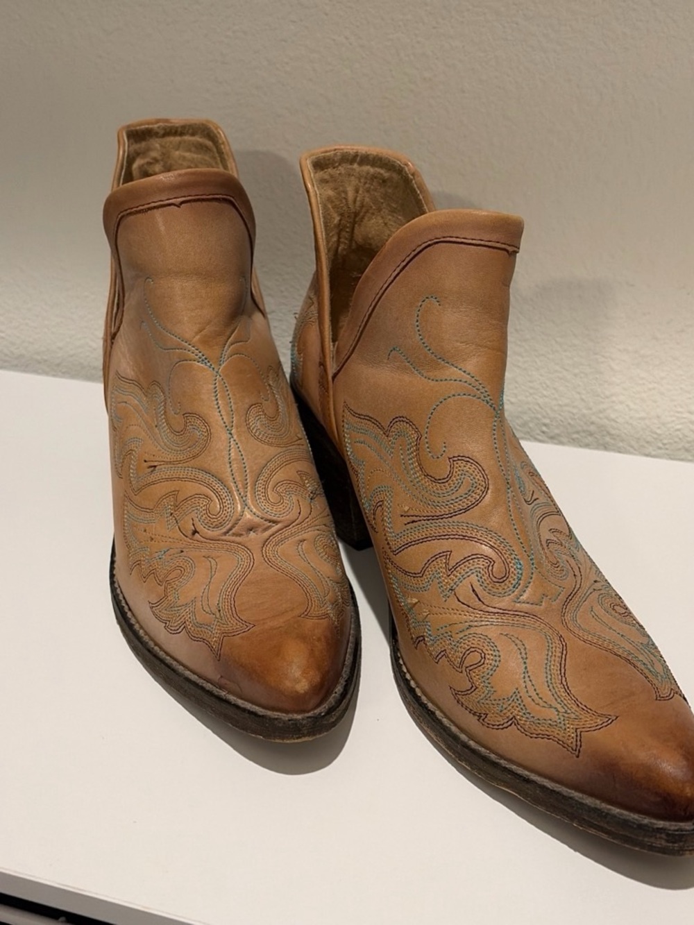 Circle G Women’s Tan Leather Western Ankle Boots